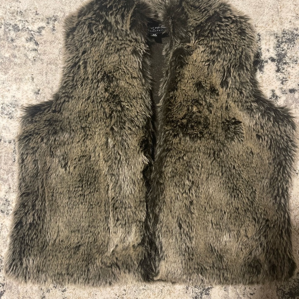 Outdoor edition by Parkhurst faux fur vest ❤️